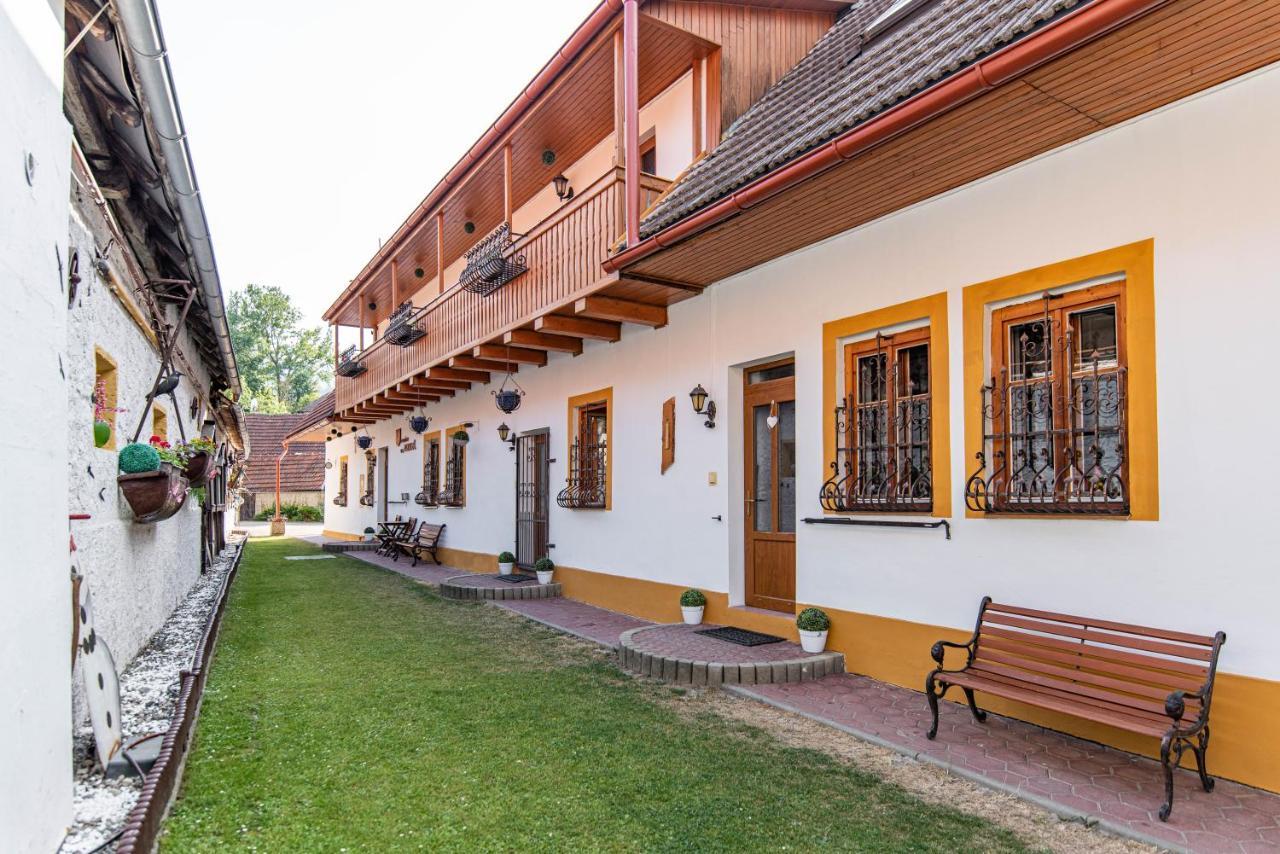 Penzion Aurel Liptovsky Jan Exterior photo